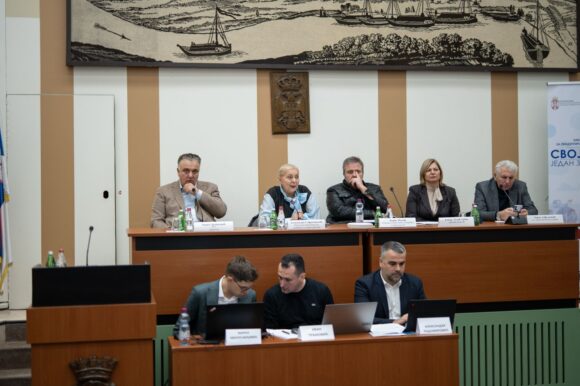 Небојша Јованов, начелник Севернобанатског управног округа, присуствовао је састанку којим је председавала Александра Софронијевић, министар грађевинарства, саобраћаја и инфраструктуре Небојша Јованов, начелник Севернобанатског управног округа, присуствовао је састанку којим је председавала Александра Софронијевић, министар грађевинарства, саобраћаја и инфраструктуре